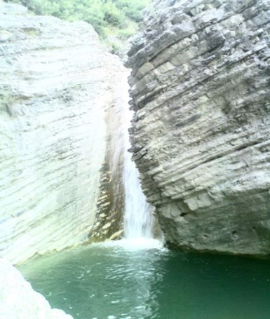 Towards the Kapaj Waterfall
